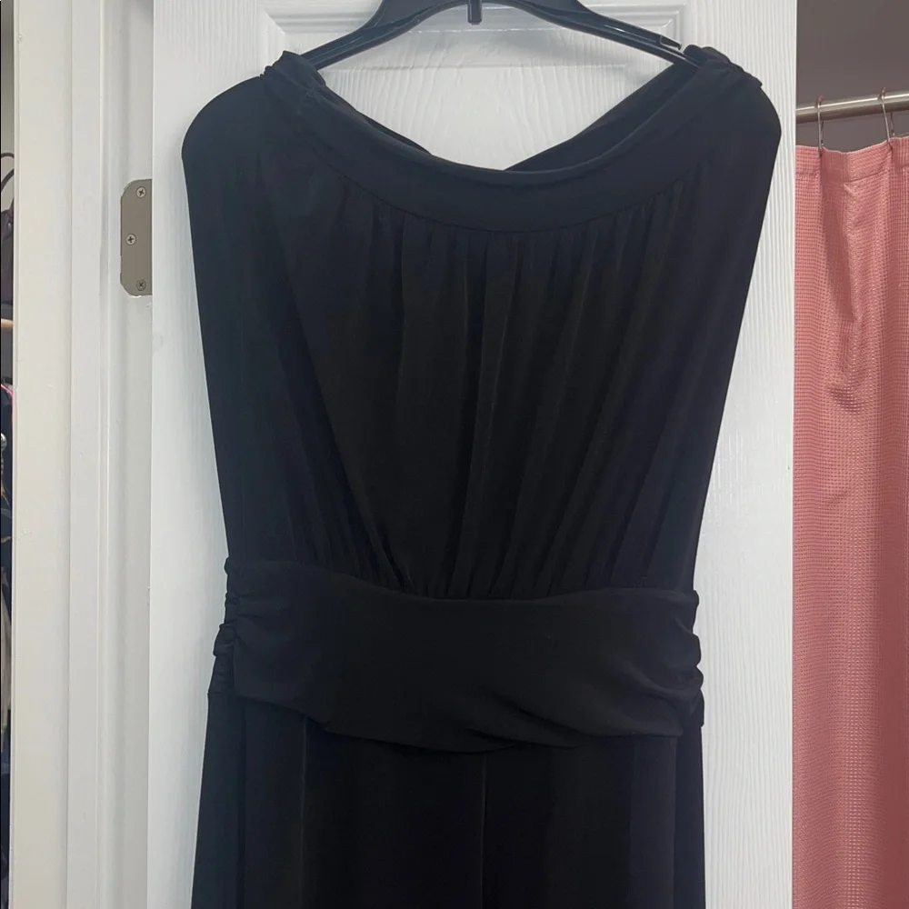 Elegant Black Strapless Romper - Picture 3 of 4